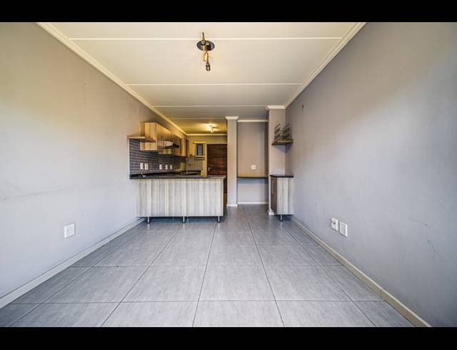 2 BEDROOM APARTMENT FOR SALE IN SEBENZA